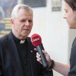 Letni Festiwal Muzyki Sakralnej „Ucho Igielne”. Na zdjęciu ojciec Marian Puchała, superior klasztoru na Świętym Krzyżu / Wiktor Taszłow / Radio Kielce