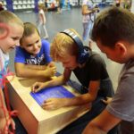 Mobilna wystawa Centrum Nauki Kopernik - Naukobus / Wiktor Taszłow / Radio Kielce