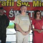 „Zostań Żołnierzem Rzeczypospolitej” - piknik, promujący polskie wojsko. Jarosław Rusiecki - senator PiS, z tyłu Agata Wojtyszek - wojewoda świętokrzyski / Wiktor Taszłow / Radio Kielce