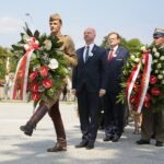 Kadrówka dotarła do Kielc. Wojciech Kolarski - kancelaria prezydenta RP, Józef Kasprzyk, szef Urzędu do Spraw Kombatantów i Osób Represjonowanych / Wiktor Taszłow / Radio Kielce