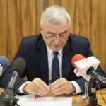 Podpisanie umowy na współorganizację V edycji Europejskich Zawodów Łazików Marsjańskich. Na zdjęciu: Andrzej Bętkowski - marszałek województwa świętokrzyskiego / Wiktor Taszłow / Radio Kielce