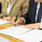 Podpisanie umowy na współorganizację V edycji Europejskich Zawodów Łazików Marsjańskich / Wiktor Taszłow / Radio Kielce