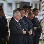 Obchody Święta Wojska Polskiego 10. Świętokrzyskiej Brygady Obrony Terytorialnej. Na zdjęciu: Krzysztof Lipiec - poseł PiS, Jarosław Rusiecki – przewodniczący senackiej komisji Obrony Narodowej, Mariusz Gosek – członek zarządu województwa, Andrzej Pruś – przewodniczący Sejmiku Województwa Świętokrzyskiego / Wiktor Taszłow / Radio Kielce