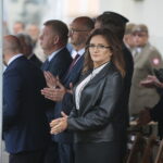 Obchody Święta Wojska Polskiego 10. Świętokrzyskiej Brygady Obrony Terytorialnej. Na zdjęciu: Jarosław Rusiecki – przewodniczący senackiej komisji Obrony Narodowej, Mariusz Gosek – członek zarządu województwa, Agata Wojtyszek - wojewoda świętokrzyski / Wiktor Taszłow / Radio Kielce