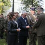 Obchody Święta Wojska Polskiego 10. Świętokrzyskiej Brygady Obrony Terytorialnej. Na zdjęciu: Agata Wojtyszek - wojewoda świętokrzyski, Andrzej Bętkowski - marszałek województwa świętokrzyskiego / Wiktor Taszłow / Radio Kielce