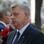 Obchody Święta Wojska Polskiego 10. Świętokrzyskiej Brygady Obrony Terytorialnej. Na zdjęciu: Jarosław Rusiecki – przewodniczący senackiej komisji Obrony Narodowej / Wiktor Taszłow / Radio Kielce