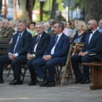 Obchody Święta Wojska Polskiego 10. Świętokrzyskiej Brygady Obrony Terytorialnej. Na zdjęciu: Jarosław Rusiecki – przewodniczący senackiej komisji Obrony Narodowej, Andrzej Bętkowski - marszałek województwa świętokrzyskiego, Henryk Milcarz- prezes Wodąciągów Kieleckich / Wiktor Taszłow / Radio Kielce