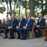 Obchody Święta Wojska Polskiego 10. Świętokrzyskiej Brygady Obrony Terytorialnej. Na zdjęciu: Jarosław Rusiecki – przewodniczący senackiej komisji Obrony Narodowej, Andrzej Bętkowski - marszałek województwa świętokrzyskiego, Henryk Milcarz- prezes Wodąciągów Kieleckich / Wiktor Taszłow / Radio Kielce