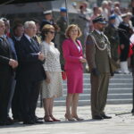 Obchody Święta Wojska Polskiego. Na zdjęciu: Krzysztof Słoń - senator Rzeczypospolitej Polskiej, Bogdan Latosiński – poseł, Krzysztof Lipiec - poseł PiS, Maria Zuba - poseł PiS, Anna Krupka - poseł PiS / Wiktor Taszłow / Radio Kielce
