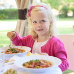 Śniadanie w ogrodzie / Wiktor Taszłow / Radio Kielce