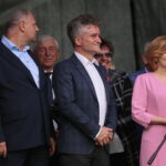 Dymarki Świętokrzyskie. Na zdjęciu: Adam Cyrański – poseł, Krzysztof Słoń - senator PiS, Anna Krupka - poseł PiS / Wiktor Taszłow / Radio Kielce