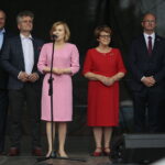 Dymarki Świętokrzyskie. Na zdjęciu: Adam Cyrański – poseł, Krzysztof Słoń - senator PiS, Anna Krupka - poseł PiS, Maria Zuba - poseł PiS, Piotr Wawrzyk - wiceminister spraw zagranicznych / Wiktor Taszłow / Radio Kielce