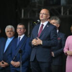 Dymarki Świętokrzyskie. Przed mikrofonem Piotr Wawrzyk - wiceminister spraw zagranicznych / Wiktor Taszłow / Radio Kielce