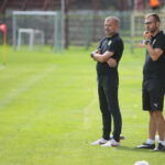 Mecz Korona II Kielce - Jutrzenka Giebułtów. Na zdjęciu: Sławomir Grzesik - trener Korony II Kielce / Wiktor Taszłow / Radio Kielce