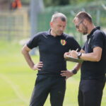 Mecz Korona II Kielce - Jutrzenka Giebułtów. Na zdjęciu: Sławomir Grzesik - trener Korony II Kielce / Wiktor Taszłow / Radio Kielce