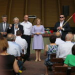 Piknik rodzinny Prawa i Sprawiedliwości. Na zdjęciu od lewej: Krzysztof Słoń - senator Rzeczypospolitej Polskiej, Krzysztof Lipiec - poseł PiS, Piotr Wawrzyk - wiceminister spraw zagranicznych, Anna Krupka - poseł PiS, Dominik Tarczyński - poseł PiS / Wiktor Taszłow / Radio Kielce