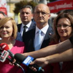 Inauguracja kampanii wyborczej PiS. Na zdjęciu (od lewej): Andrzej Kryj - poseł PiS, Anna Krupka - poseł, wiceminister sportu i turystyki, Sylwester Chrusz, Piotr Wawrzyk - wiceminister spraw zagranicznych, Agata Wojtyszek – wojewoda świętokrzyski / Wiktor Taszłow / Radio Kielce