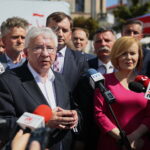 Inauguracja kampanii wyborczej PiS. Na zdjęciu (od lewej): Patrycja Iwańska-Bęben, Krzysztof Słoń - senator PiS, Krzysztof Lipiec - poseł PiS, Zbigniew Ziobro - minister sprawiedliwości i prokurator generalny, prezes Solidarnej Polski, Andrzej Kryj - poseł PiS, Anna Krupka - poseł, Sylwester Chrusz, Piotr Wawrzyk - wiceminister spraw zagranicznych / Wiktor Taszłow / Radio Kielce