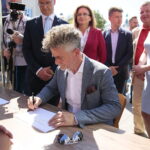 Inauguracja kampanii wyborczej PiS. Na zdjęciu (od lewej): Piotr Wawrzyk - wiceminister spraw zagranicznych, Krzysztof Słoń - senator PiS, Agata Wojtyszek – wojewoda świętokrzyski, Bartłomiej Dorywalski – wicewojewoda świętokrzyski, Jarosław Rusiecki – przewodniczący senackiej komisji Obrony Narodowej,  Agnieszka Buras / Wiktor Taszłow / Radio Kielce