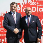 Inauguracja kampanii wyborczej PiS. Na zdjęciu (od lewej): Zbigniew Ziobro - minister sprawiedliwości i prokurator generalny, prezes Solidarnej Polski, Mariusz Gosek - członek Zarządu Województwa Świętokrzyskiego / Wiktor Taszłow / Radio Kielce