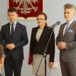 Promesy na usuwanie skutków klęsk żywiołowych. Na zdjęciu (od lewej): Bartłomiej Dorywalski – wicewojewoda świętokrzyski, Agata Wojtyszek – wojewoda świętokrzyski, Krzysztof Słoń - senator PiS / Wiktor Taszłow / Radio Kielce