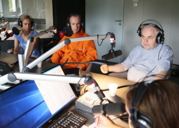 Radio Kielce. Punkty Widzenia. Na zdjęciu: Olga Chaińska – dietetyk, ksiądz Stanisław Słowik - dyrektor Caritas Diecezji Kieleckiej, Rafał Werys z kieleckiego Banku Żywnosci / Wiktor Taszłow / Radio Kielce