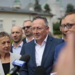 Inauguracja kampanii wyborczej Koalicji Obywatelskiej. Na zdjęciu (na pierwszym planie): Anna Dziewanowska – kandydatka KO, Bartłomiej Sienkiewicz – kandydat KO, Artur Gierada – poseł / Wiktor Taszłow / Radio Kielce