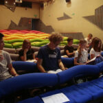 Próby stolikowe do czytania sztuki "Malala" / Wiktor Taszłow / Radio Kielce