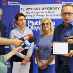 Konferencja prasowa PO. Na zdjęciu (od lewej): mec. Edward Rzepka, Marzena Okła-Drewnowicz – poseł, dr Izabela Rycerska, Artur Gierada – poseł / Wiktor Taszłow / Radio Kielce