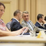 Sesja Sejmiku Województwa Świętokrzyskiego. Na zdjęciu: Sławomir Gierada, Jan Maćkowiak / Wiktor Taszłow / Radio Kielce