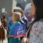 Prezentacja "PiS-busa". Na zdjęciu od lewej: Anna Krupka - wiceminister sportu i turystyki, Patrycja Iwańska-Bęben / Wiktor Taszłow / Radio Kielce