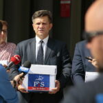 Rejestracja list wyborczych PiS w siedzibie lokalnej KBW. Na zdjęciu: Jacek Włosowicz – senator / Wiktor Taszłow / Radio Kielce