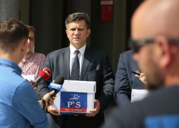 Problemy senatora w klubie parlamentarnym. Jest decyzja