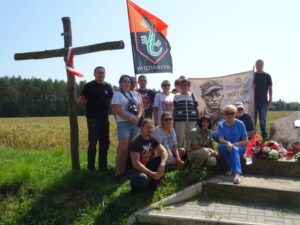 Uroczystości upamiętniające zwycięską akcję Tomasza Wójcika "Tarzana" i jego żołnierzy z 26 sierpnia 1943 roku / Emilia Sitarska / Radio Kielce