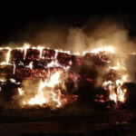 Pożar słomy w Przeuszynie w gminie Ćmielów / Ratownictwo Powiatu Ostrowieckiego