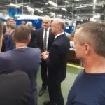 17.09.2019. Skarżysko-Kamienna. Wizyta wiceministra spraw zagranicznych Piotra Wawrzyka w zakładach Mesko / Archiwum