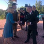 22.09.2019 Staszów. Staszowskie Spotkania z Kulturą Łowiecką. Wiceminister Anna Krupka odbiera statuetkę od Polskiego Związku Łowieckiego / Grażyna Szlęzak-Wójcik / Radio Kielce