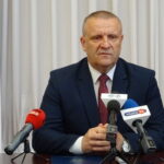 10.09.2019. Kunów. Podpisanie porozumienia miedzy gminą Kunów, a Wojewódzkim Funduszem Ochrony Środowiska i Gospodarki Wodnej w Kielcach. Na zdjęciu burmistrz Kunowa Lech Łodej / Emilia Sitarska / Radio Kielce