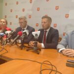 06.09.2019. Kielce. Na zdjęciu od lewej: Katarzyna Czech-Kruczek – kielecka radna, Anna Kibortt – kielecka radna, Bogdan Wenta – prezydent Kielc, Marcin Chłodnicki – kielecki radny, dr Grzegorz Świercz- ginekolog / Iwona Murawska / Radio Kielce