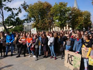 20.09.2019 Kielce. Strajk klimatyczny kieleckich uczniów / Daniel Lenart / Radio Kielce
