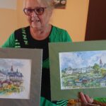 12.09.2019. Kielce. Plener malarski Karczówka 2019. Gotowe obrazy prezentuje Jadwiga Kotlarz. / Dorota Klusek / Radio Kielce