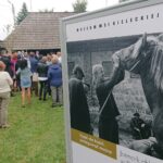 16.09.2019. Bodzentyn. Wystawa „Kupić, nie kupić, potargować można” - jarmark chłopski w Bodzentynie na fotografiach Janusza Buczkowskiego” / Janusz Buczkowski