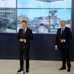 03.09.2019. Kielce. Podpisanie zapytań ofertowych dot. pozyskania pocisków Javelin i samolotów transportowych Hercules oraz umów na dostawy sprzętu i uzbrojenia dla Wojska Polskiego. Na zdjęciu Mariusz Błaszczak - szef MON / Wiktor Dziarmaga / Radio Kielce