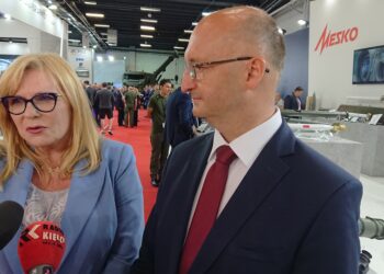 Od lewej: Małgorzata Gosiewska - wicemarszałek Sejmu oraz Piotr Wawrzyk - wiceminister spraw zagranicznych / Wiktor Dziarmaga / Radio Kielce