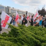 13.09.2019. Starachowice. Pikieta w zakładach MAN / Anna Głąb / Radio Kielce