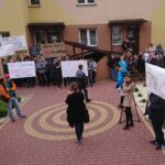 30.09.2019. Bałtów. Demonstracja przed Urzędem Gminy w Bałtowie / Anna Głąb / Radio Kielce