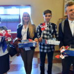 23.09.2019. Stąporków. Quiz „Gramy dla Niepodległej”. Uczestnicy quizu, którzy zajęli 2 miejsce / Magdalena Galas-Klusek / Radio Kielce