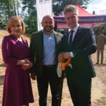 12.09.2019. Włoszczowa. Rozpoczęcie prac przy budowie obwodnicy Włoszczowy. Na zdjęciu od lewej: Anna Krupka - wiceminister sportu i turystyki, Mariusz Gosek - członek zarządu województwa świętokrzyskiego, Krzysztof Słoń - senator / Ewa Pociejowska-Gawęda / Radio Kielce