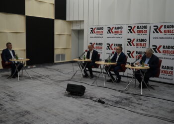 15.09.2019 Kielce. Studio Polityczne Radia Kielce. Na zdjęciu od lewej: Radosław Podsiadły - Radio Kielce, Piotr Wawrzyk - wiceminister spraw zagranicznych, kandydat PiS do Sejmu; Artur Gierada - szef świętokrzyskiej Platformy Obywatelskiej, kandydat KO do Sejmu; Czesław Siekierski - kandydat do Sejmu z listy PSL / Aneta Cielibała-Gil / Radio Kielce