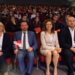 17.09.2019 Jędrzejów. Quiz historyczny „Gramy dla Niepodległej". Na zdjęciu: Maria Barańska - wicestarosta jędrzejowski, Paweł Faryna - starosta powiatu jędrzejowskiego, wojewoda Agata Wojtyszek, Marcin Piszczek - burmistrz Jędrzejowa / Ewa Pociejowska-Gawęda / Radio Kielce